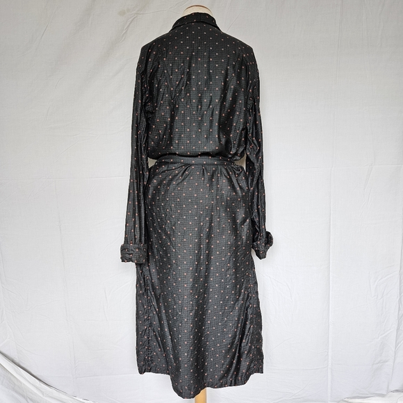 Vintage Mailliards Fleur-de-lis Robe - Picture 6 of 10